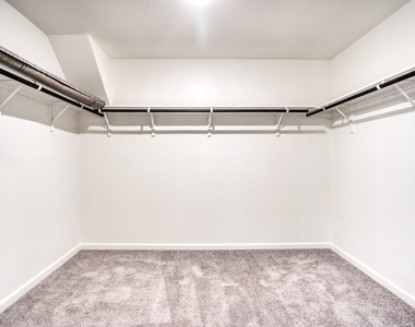 720 Holly Street - Photo Thumbnail 8