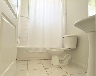 880 Nw Waterlily Place - Photo Thumbnail 12