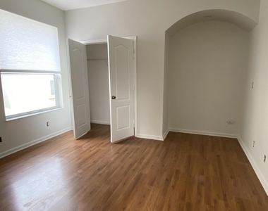880 Nw Waterlily Place - Photo Thumbnail 5