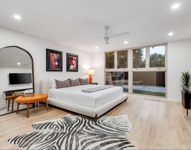 7158 Joyce Way - Photo Thumbnail 10