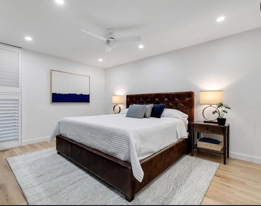 7158 Joyce Way - Photo Thumbnail 12