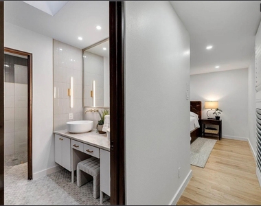 7158 Joyce Way - Photo Thumbnail 11