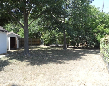 1523 Hollywood Avenue - Photo Thumbnail 25
