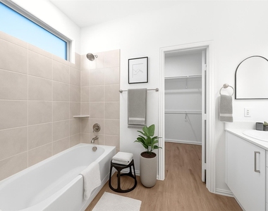 313 Woodlands Boulevard - Photo Thumbnail 6