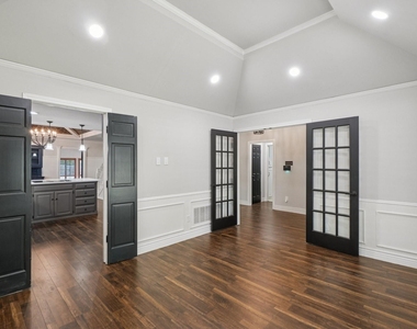 6701 Timothy Drive - Photo Thumbnail 8