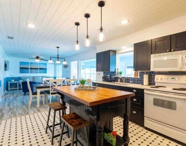 224 Pinoak Drive - Photo Thumbnail 8