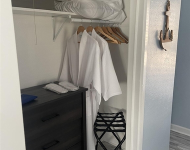 224 Pinoak Drive - Photo Thumbnail 20