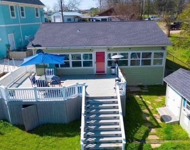 224 Pinoak Drive - Photo Thumbnail 2