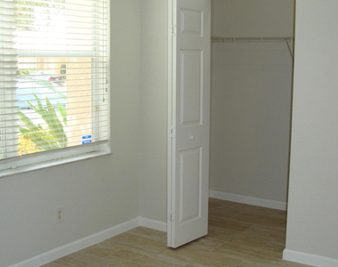 369 W Coral Trace Circle - Photo Thumbnail 6