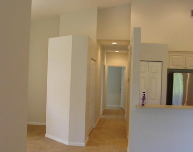369 W Coral Trace Circle - Photo Thumbnail 4