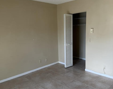 728 Lago Road - Photo Thumbnail 2