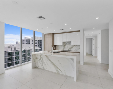 151 N Seabreeze Boulevard - Photo Thumbnail 2