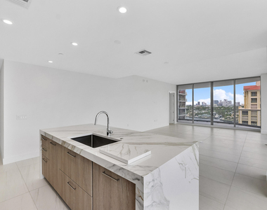 151 N Seabreeze Boulevard - Photo Thumbnail 4