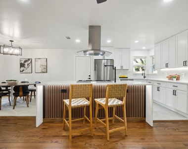 10228 San Juan Avenue - Photo Thumbnail 7