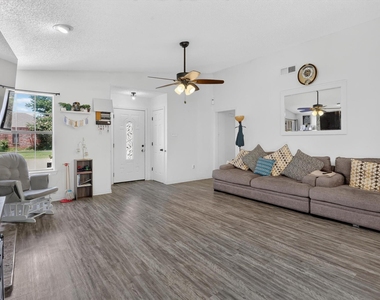 2324 Markland Street - Photo Thumbnail 7