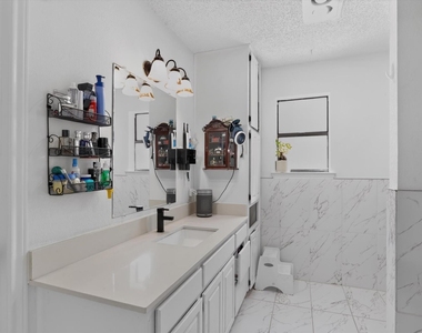 2324 Markland Street - Photo Thumbnail 17