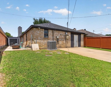 2324 Markland Street - Photo Thumbnail 24
