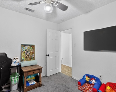2324 Markland Street - Photo Thumbnail 20
