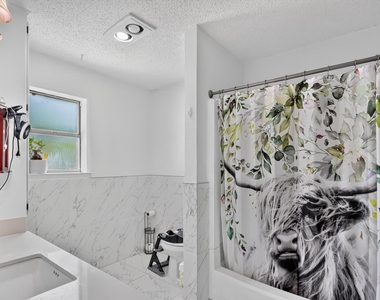 2324 Markland Street - Photo Thumbnail 18