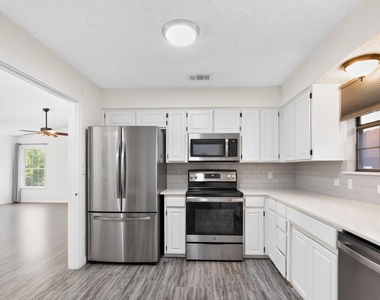 2324 Markland Street - Photo Thumbnail 4