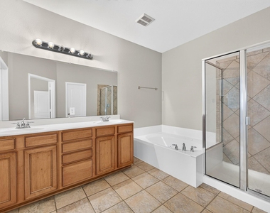 6837 Livorno Lane - Photo Thumbnail 26