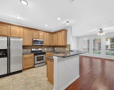 6837 Livorno Lane - Photo Thumbnail 10