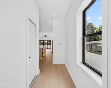507 Sw 11th Street - Photo Thumbnail 6