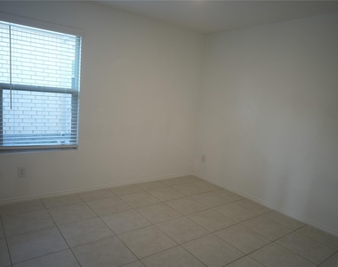 3480 Mildren Bend - Photo Thumbnail 14