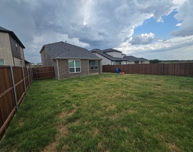 1805 Acosta Drive - Photo Thumbnail 31
