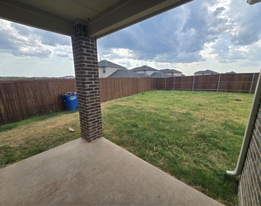 1805 Acosta Drive - Photo Thumbnail 28