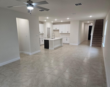1805 Acosta Drive - Photo Thumbnail 4