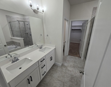 1805 Acosta Drive - Photo Thumbnail 9