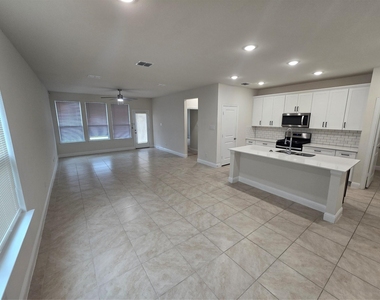 1805 Acosta Drive - Photo Thumbnail 1