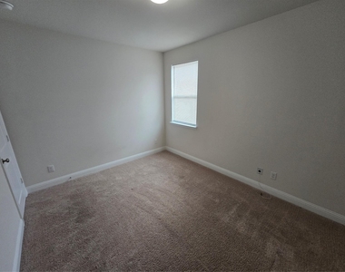1805 Acosta Drive - Photo Thumbnail 19