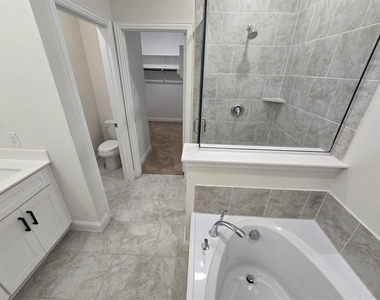 1805 Acosta Drive - Photo Thumbnail 12