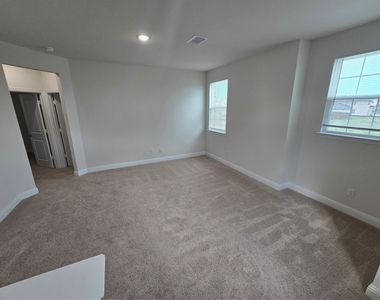 1805 Acosta Drive - Photo Thumbnail 14