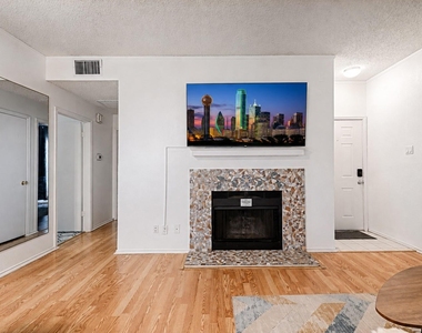 1700 Amelia Court - Photo Thumbnail 10