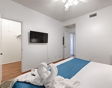 1700 Amelia Court - Photo Thumbnail 6