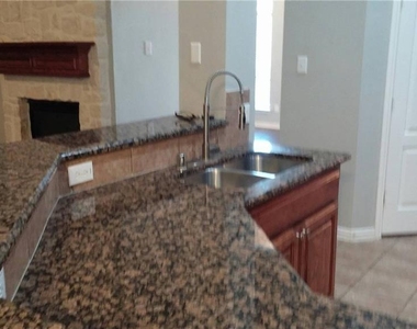 7701 Val Verde Drive - Photo Thumbnail 6