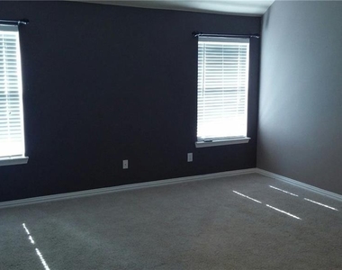 7701 Val Verde Drive - Photo Thumbnail 10