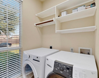 9906 Gessner Drive - Photo Thumbnail 13