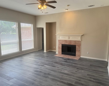 9200 Fairwood Court - Photo Thumbnail 10