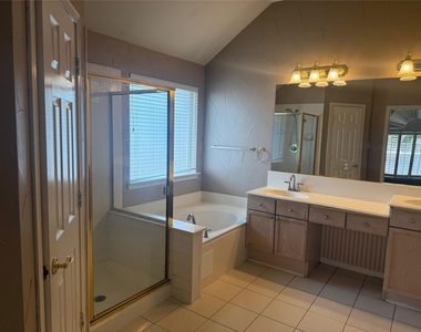 9200 Fairwood Court - Photo Thumbnail 19