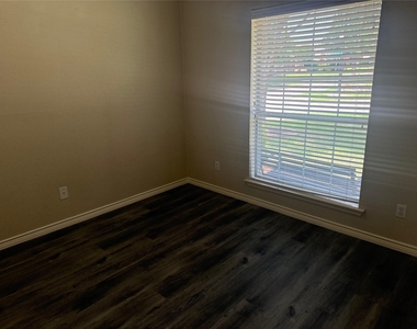 9200 Fairwood Court - Photo Thumbnail 26