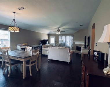 4405 Willow Wood Road - Photo Thumbnail 6