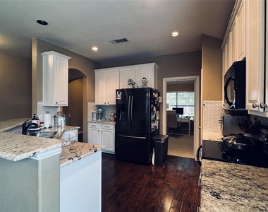 4405 Willow Wood Road - Photo Thumbnail 4