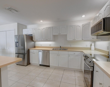 2177 Se 1st Street - Photo Thumbnail 12