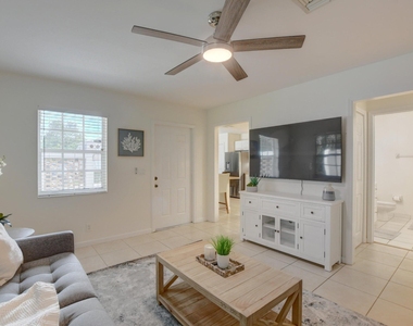 2177 Se 1st Street - Photo Thumbnail 10