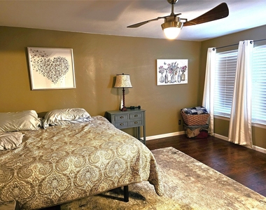 3926 White Oak Court - Photo Thumbnail 11