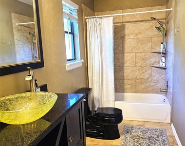 3926 White Oak Court - Photo Thumbnail 12